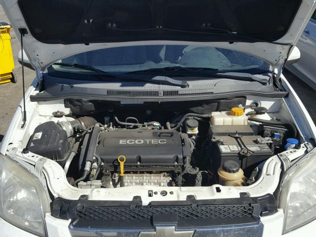 KL1TD5DE4BB135811 - 2011 CHEVROLET AVEO LS WHITE photo 7
