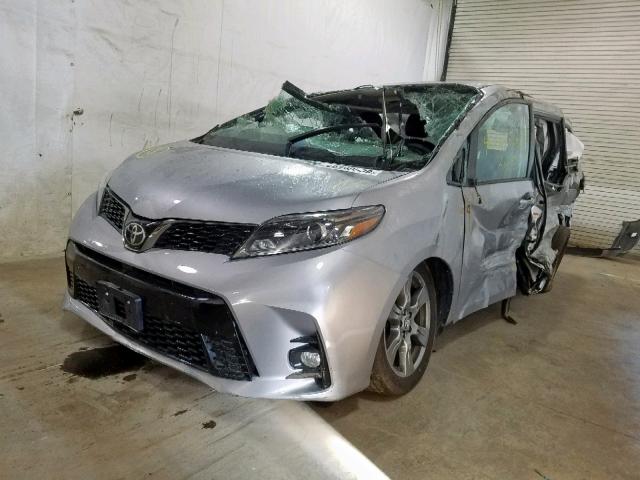 5TDXZ3DC0JS951775 - 2018 TOYOTA SIENNA SE SILVER photo 2