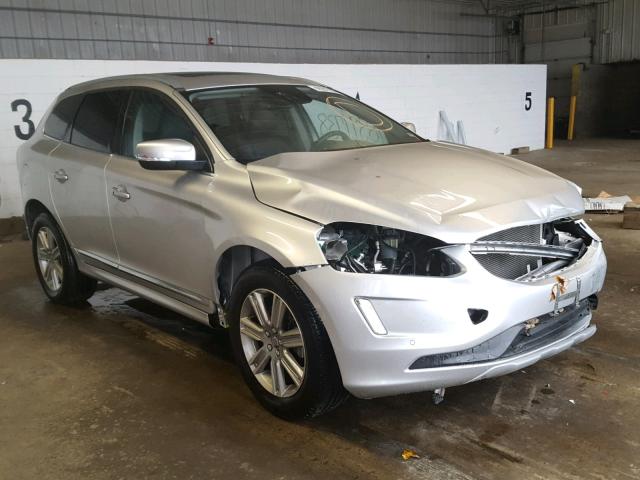 YV440MRUXH2152492 - 2017 VOLVO XC60 T5 SILVER photo 1