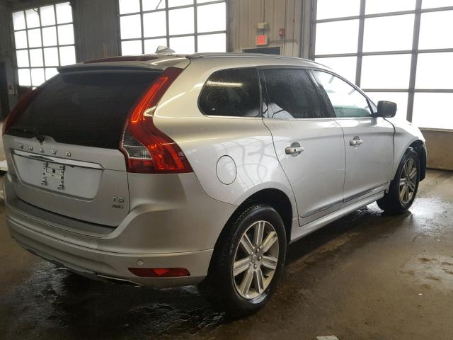 YV440MRUXH2152492 - 2017 VOLVO XC60 T5 SILVER photo 4