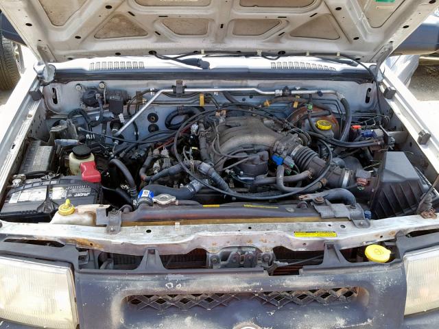 5N1ED28T61C502804 - 2001 NISSAN XTERRA XE SILVER photo 7