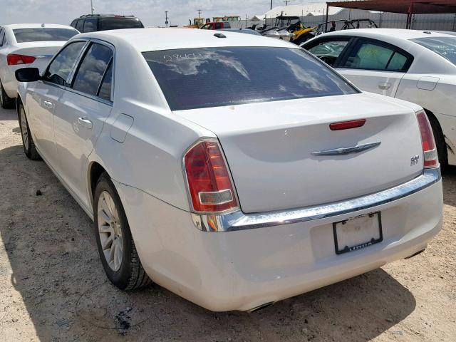 2C3CCAAGXCH284098 - 2012 CHRYSLER 300 WHITE photo 3