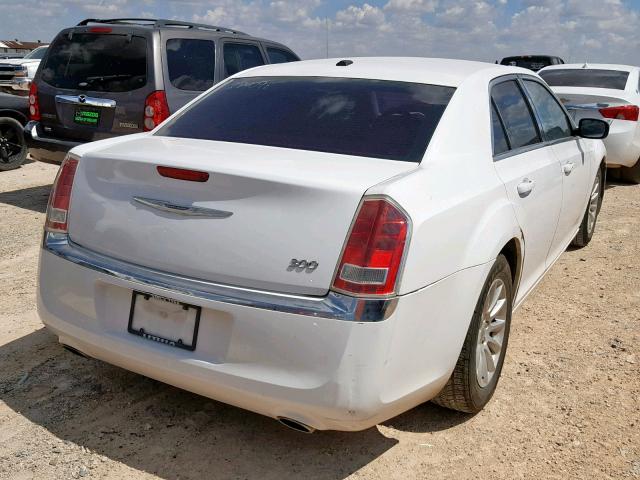 2C3CCAAGXCH284098 - 2012 CHRYSLER 300 WHITE photo 4