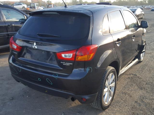 4A4AP3AU9FE010386 - 2015 MITSUBISHI OUTLANDER BLACK photo 4