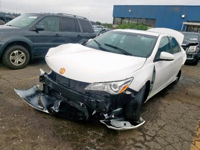 4T1BF1FK5GU155048 - 2016 TOYOTA CAMRY LE WHITE photo 2