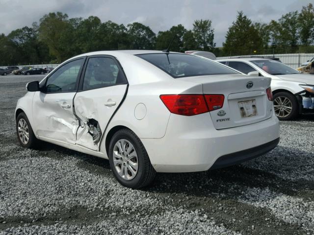 KNAFU4A28D5736437 - 2013 KIA FORTE EX WHITE photo 3