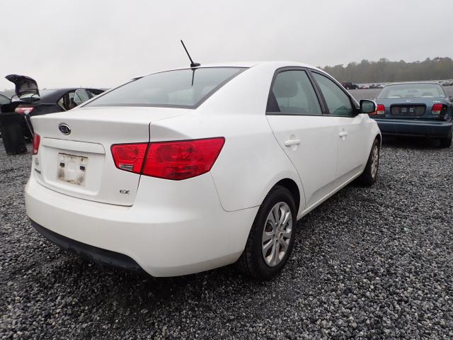 KNAFU4A28D5736437 - 2013 KIA FORTE EX WHITE photo 4