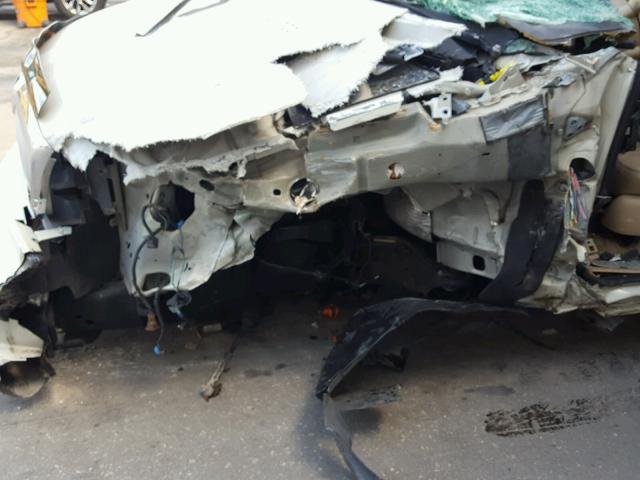 5LMFU27516LJ26153 - 2006 LINCOLN NAVIGATOR Кремовый фото 9