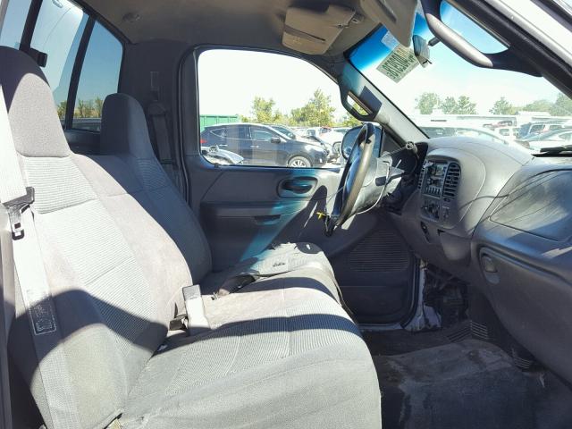 1FTRF17W81NB56197 - 2001 FORD F150 WHITE photo 5