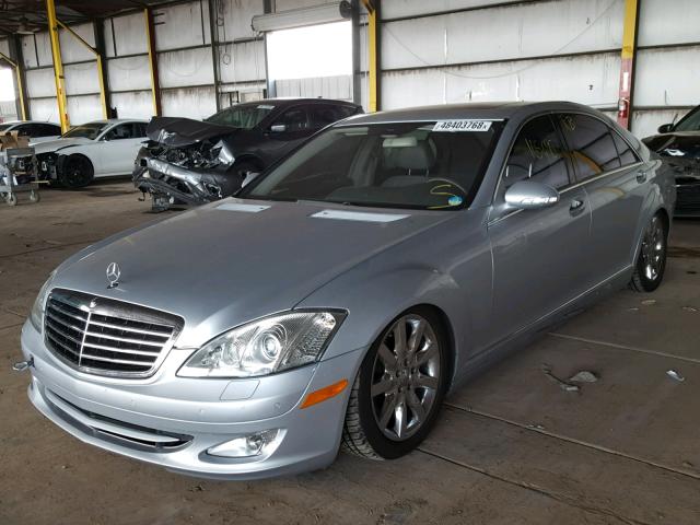 WDDNG71X97A025768 - 2007 MERCEDES-BENZ S 550 SILVER photo 2