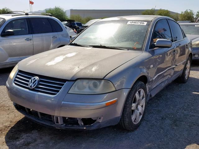 WVWRH63B82P110692 - 2002 VOLKSWAGEN PASSAT GLX GRAY photo 2