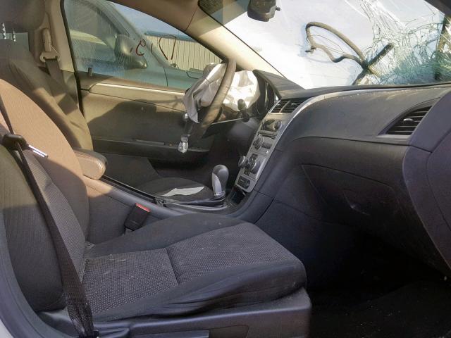 1G1ZC5EBXAF225488 - 2010 CHEVROLET MALIBU 1LT WHITE photo 5