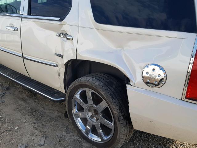 1GYFC13279R218864 - 2009 CADILLAC ESCALADE WHITE photo 9