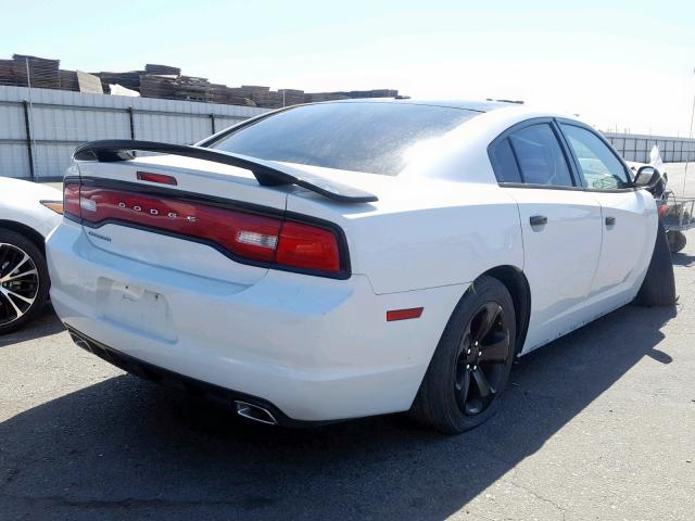 2C3CDXHGXDH575790 - 2013 DODGE CHARGER SX WHITE photo 4