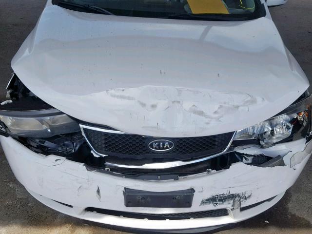 KNAFU4A22A5229917 - 2010 KIA FORTE EX WHITE photo 7