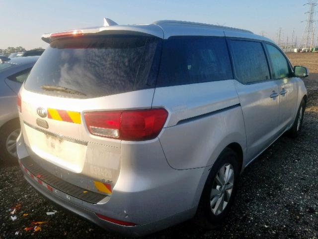 KNDMB5C19F6038426 - 2015 KIA SEDONA LX SILVER photo 4