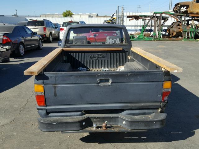 JT4RN50R3F0104737 - 1985 TOYOTA PICKUP 1/2 BLACK photo 6