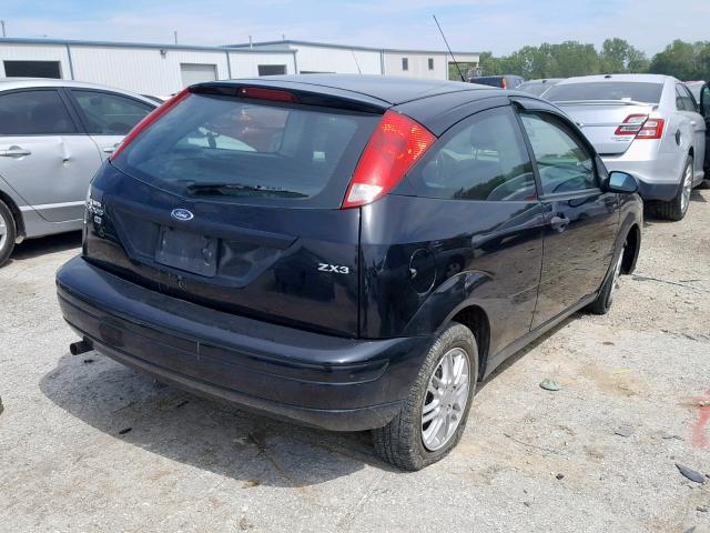 1FAFP31NX6W153109 - 2006 FORD FOCUS ZX3 BLACK photo 4