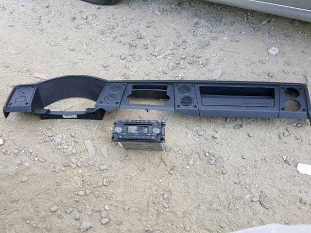 1J8HH582X6C247637 - 2006 JEEP COMMANDER 银色 照片 9