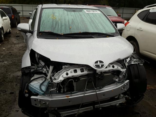 JTKKUPB41E1045433 - 2014 TOYOTA SCION XD SILVER photo 9