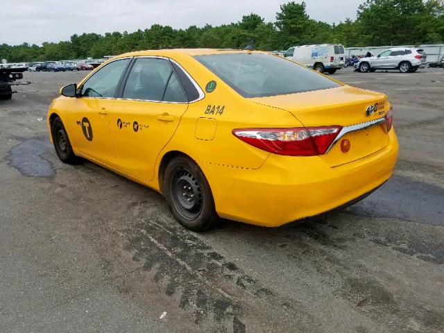 4T1BD1FK0FU168410 - 2015 TOYOTA CAMRY HYBR YELLOW photo 3