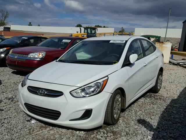 KMHCT4AEXHU359202 - 2017 HYUNDAI ACCENT SE WHITE photo 2