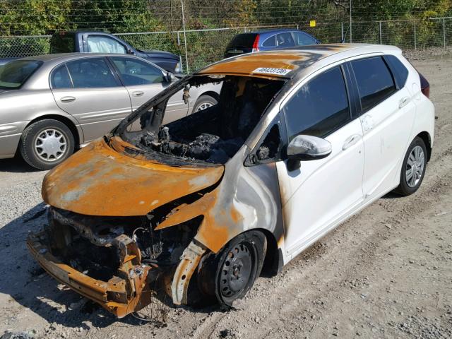 3HGGK5G54FM747759 - 2015 HONDA FIT LX WHITE photo 2