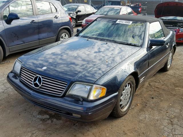 WDBFA67FXWF158645 - 1998 MERCEDES-BENZ SL 500 GRAY photo 2