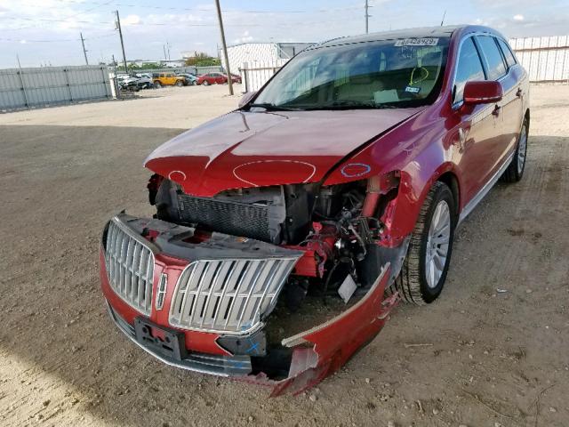 2LMHJ5AT3CBL51025 - 2012 LINCOLN MKT RED photo 2