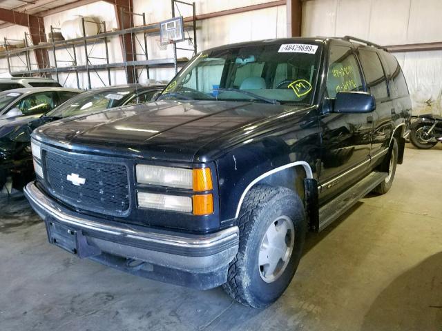 1GNEK13R4TJ397475 - 1996 CHEVROLET TAHOE BLACK photo 2