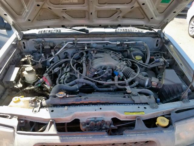 5N1ED28Y41C545937 - 2001 NISSAN XTERRA XE SILVER photo 7