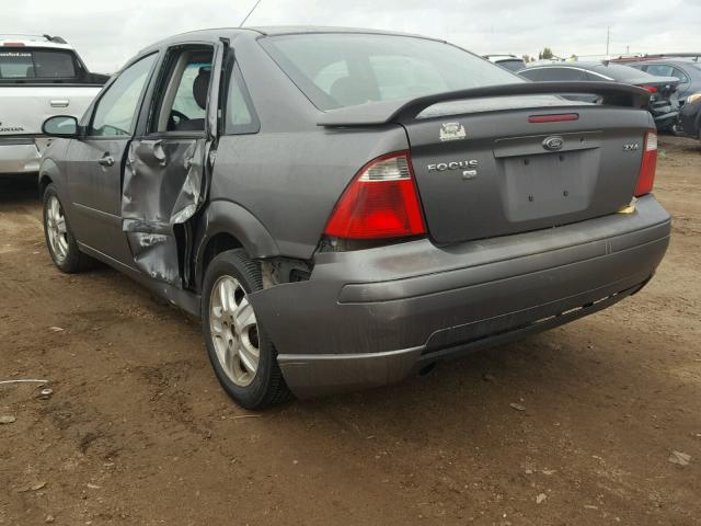 1FAFP38ZX5W126757 - 2005 FORD FOCUS ZX4 GRAY photo 3