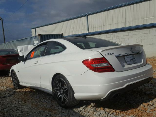 WDDGJ4HB2EG262888 - 2014 MERCEDES-BENZ C 250 WHITE photo 3