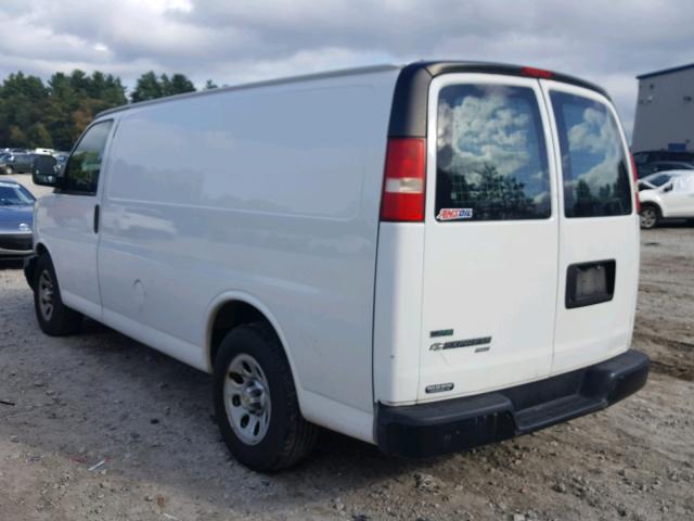 1GCUHAD48A1143304 - 2010 CHEVROLET EXPRESS G1 WHITE photo 3