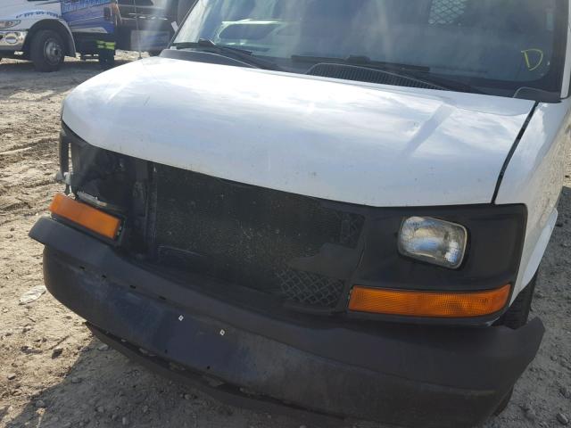 1GCUHAD48A1143304 - 2010 CHEVROLET EXPRESS G1 WHITE photo 9