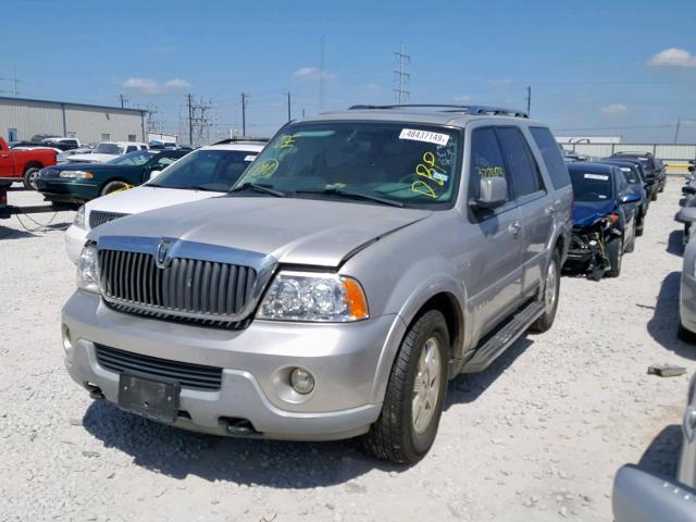 5LMFU27R64LJ29467 - 2004 LINCOLN NAVIGATOR SILVER photo 2