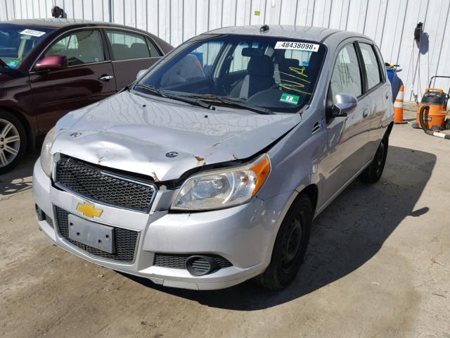 KL1TD6DE7AB052281 - 2010 CHEVROLET AVEO LS SILVER photo 2
