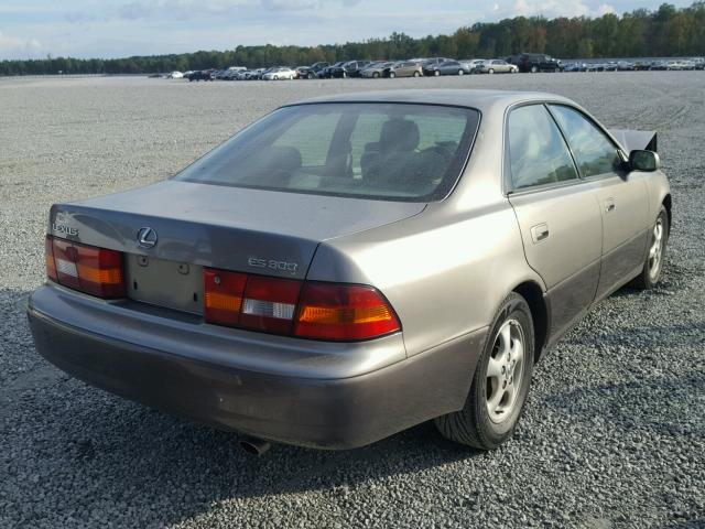 JT8BF28GXX5066944 - 1999 LEXUS ES 300 GRAY photo 4