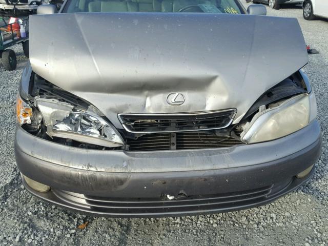 JT8BF28GXX5066944 - 1999 LEXUS ES 300 GRAY photo 7