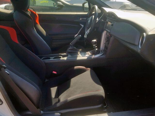 JF1ZNAA12F9701946 - 2015 TOYOTA SCION FR-S WHITE photo 5