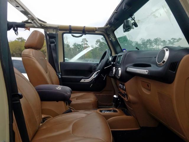 1C4HJWEG3JL896528 - 2018 JEEP WRANGLER U BROWN photo 5