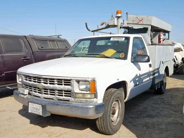 1GBGC34R8YR213581 - 2000 CHEVROLET C3500 WHITE photo 2