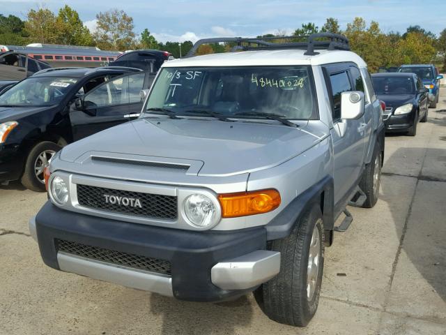 JTEZU11F18K003151 - 2008 TOYOTA FJ CRUISER SILVER photo 2