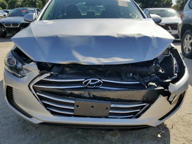 5NPD84LF8JH240922 - 2018 HYUNDAI ELANTRA SE SILVER photo 9