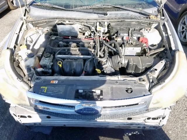 1FAHP32N38W144858 - 2008 FORD FOCUS S/SE SILVER photo 7