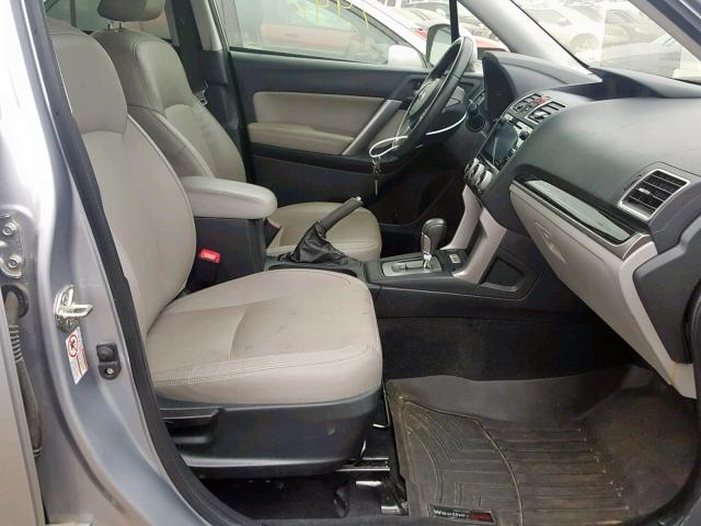 JF2SJAJC9HH506025 - 2017 SUBARU FORESTER 2 SILVER photo 5