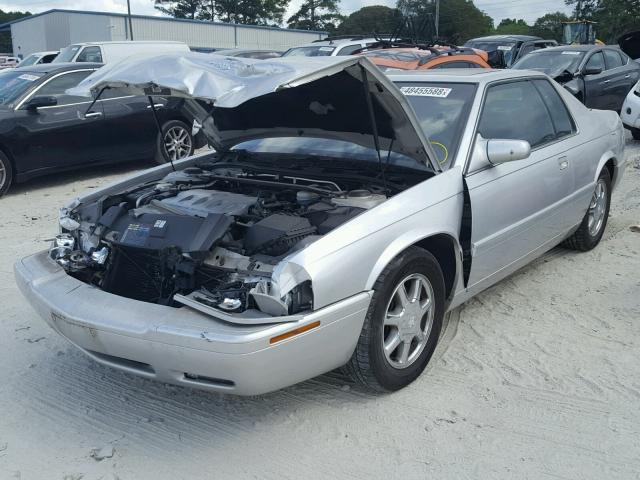 1G6ET1297YU153271 - 2000 CADILLAC ELDORADO T SILVER photo 2