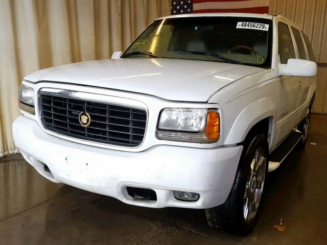 1GYEK63RXYR205887 - 2000 CADILLAC ESCALADE L WHITE photo 2