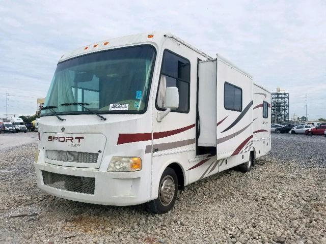 5B4LPE7G193435782 - 2009 WORKHORSE CUSTOM CHASSIS MOTORHOME WHITE photo 2