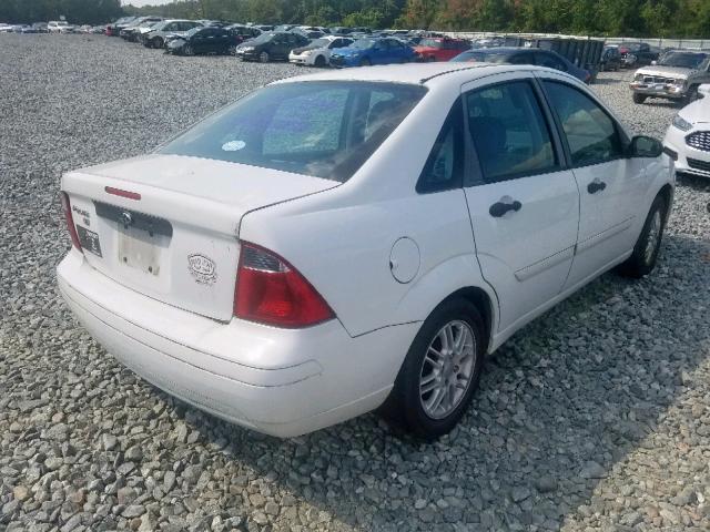 1FAFP34N27W251483 - 2007 FORD FOCUS ZX4 WHITE photo 4